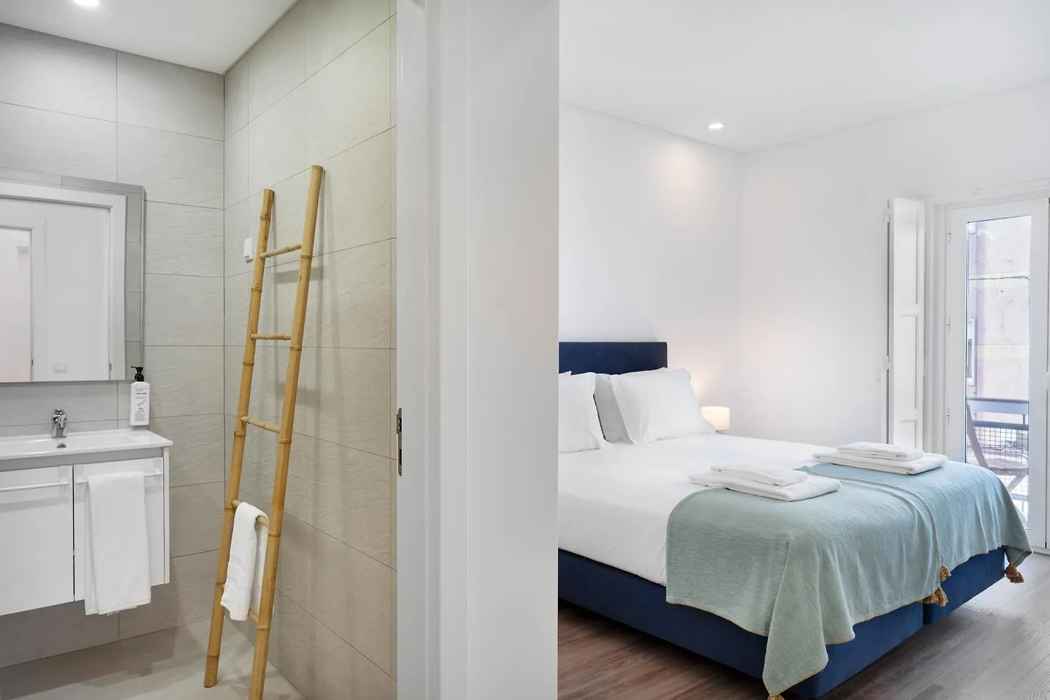 Guest house Faro Daz House By Get Your Stay