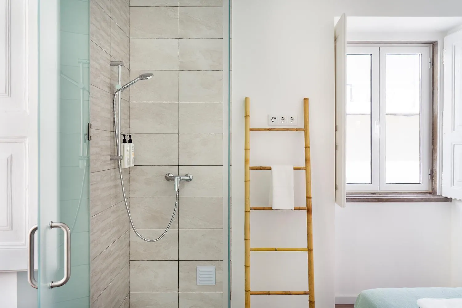 Guest house Faro Daz House By Get Your Stay